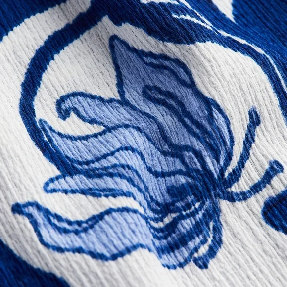 Blue and White smocked floral dress in Medium. Worn once. Perfect for Greece! 🇬🇷 - Picture 6 of 13